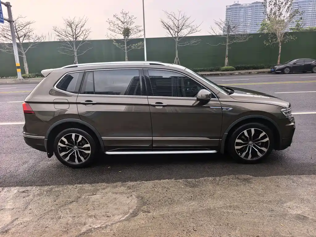 Volkswagen Tiguan L 2021 — фото 4