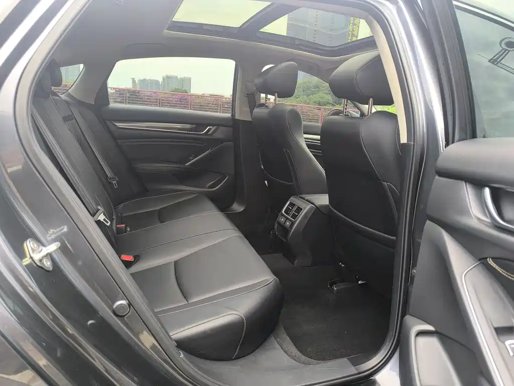 Honda Accord 2022 — фото 14