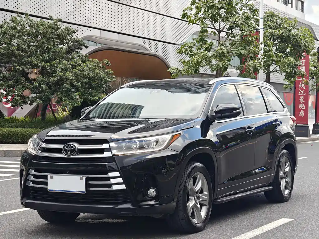 Toyota Highlander 2020 — фото 1