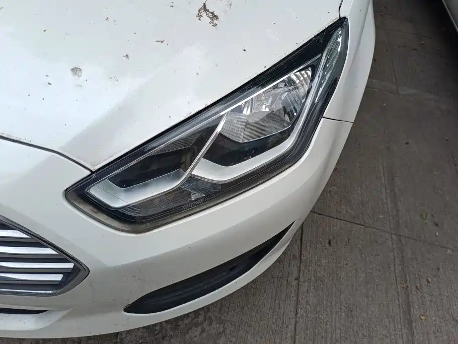 Ford Escort 2018