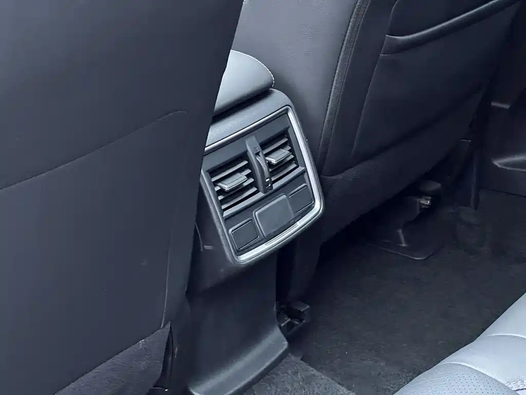 Subaru Forester 2022 — фото 16