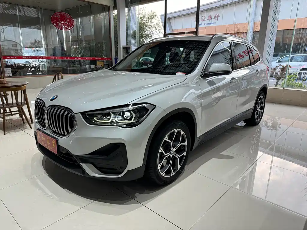 BMW X1 2022 — фото 1