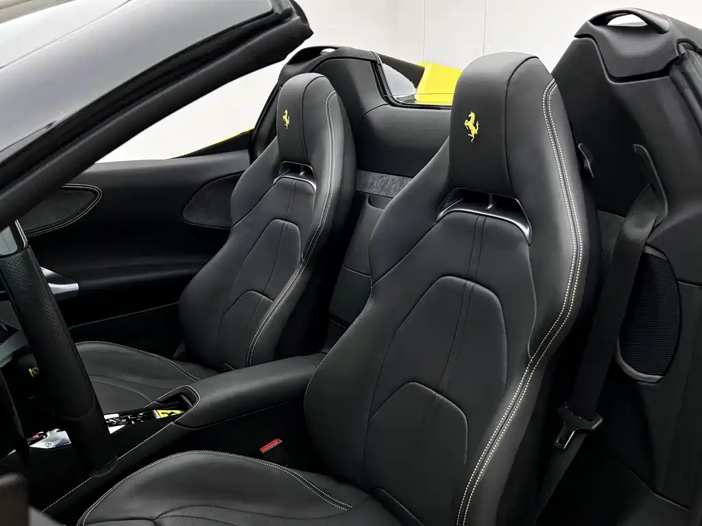 Ferrari SF90 2022 — фото 18