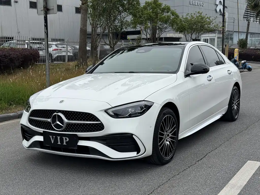 Mercedes-Benz C-Class 2025 — фото 1