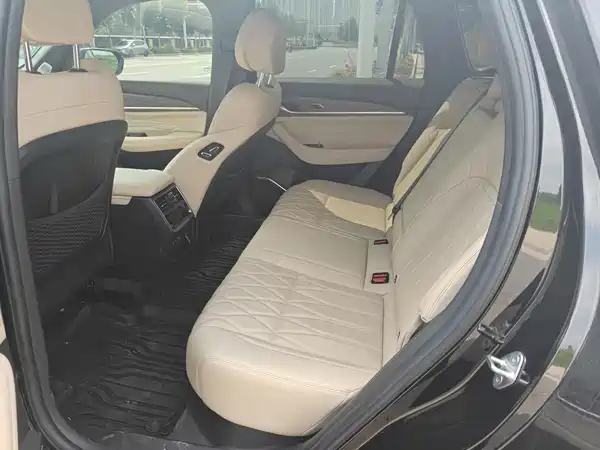 Geely Xingyue L 2025