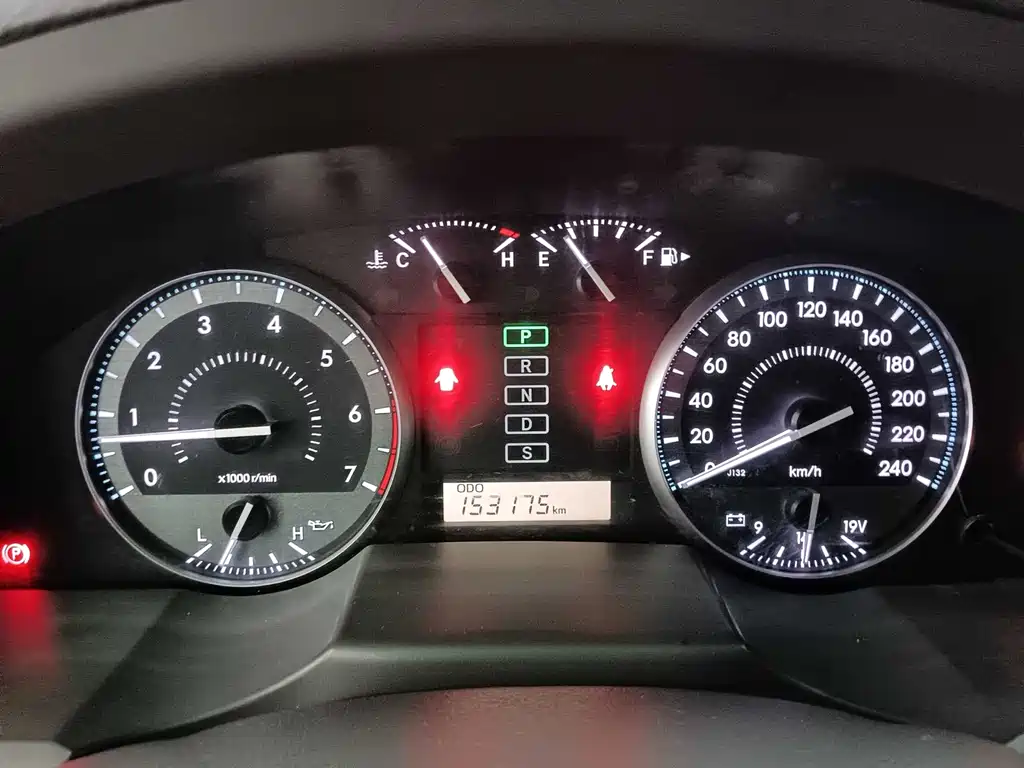 Toyota Land Cruiser 2017 — фото 11