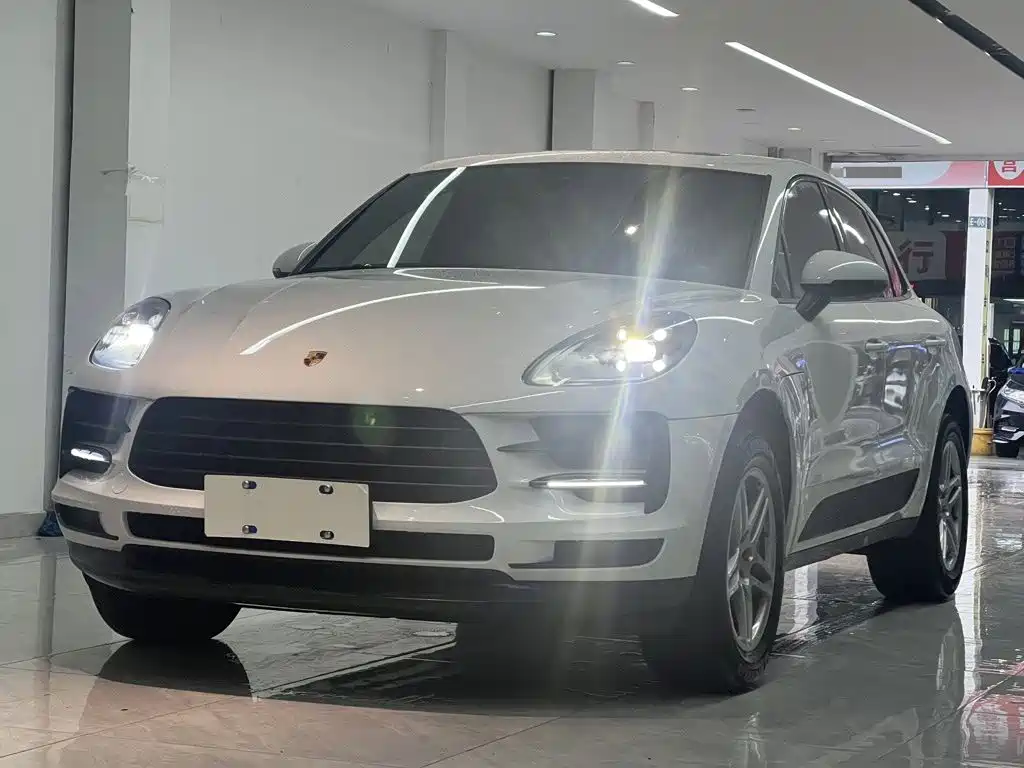 Porsche Macan 2021 — фото 1