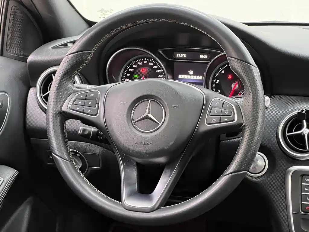 Mercedes-Benz A-Class 2017 — фото 28