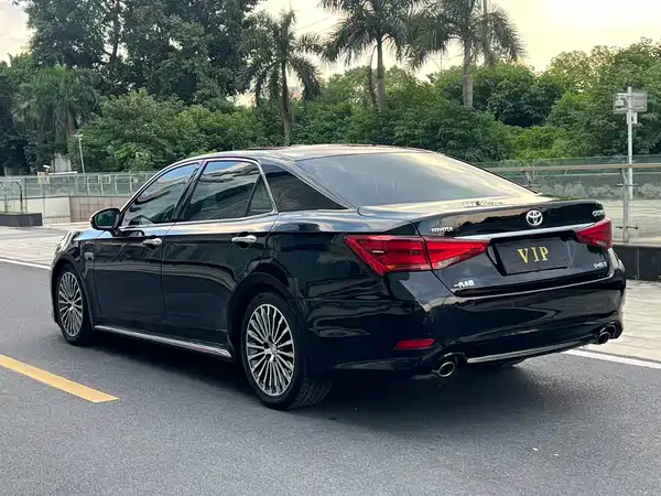 Toyota Crown 2019