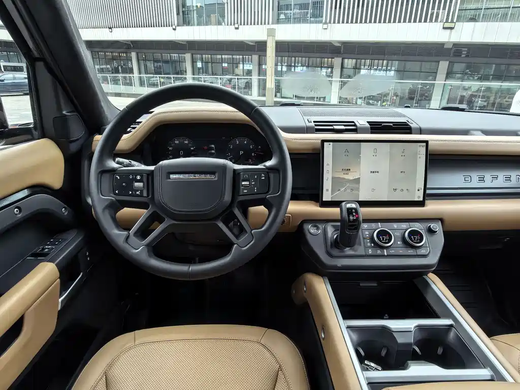 Land Rover Defender 2025