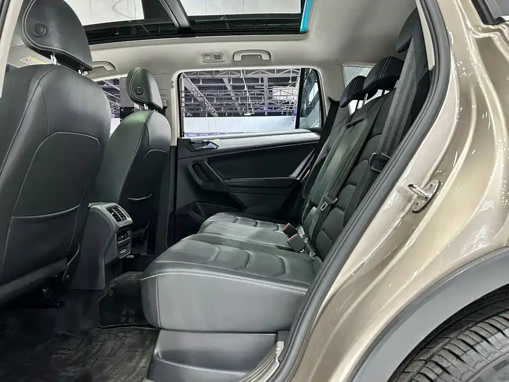 Volkswagen Tiguan L 2018 — фото 13