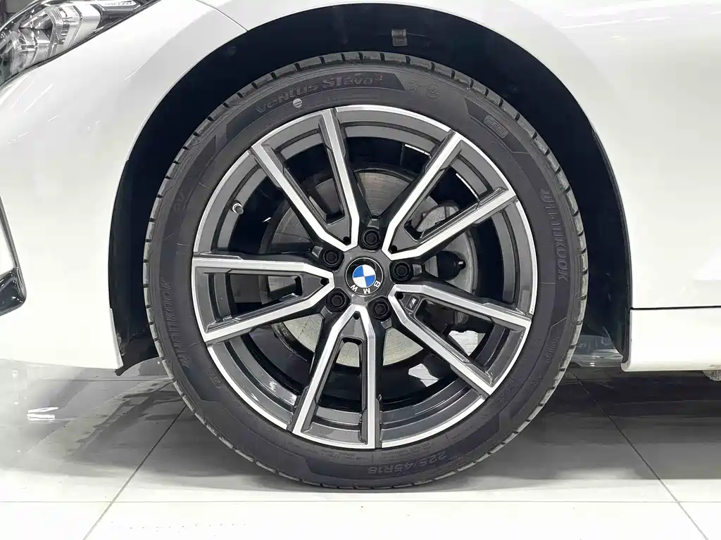 BMW 3 Series 2023 — фото 14