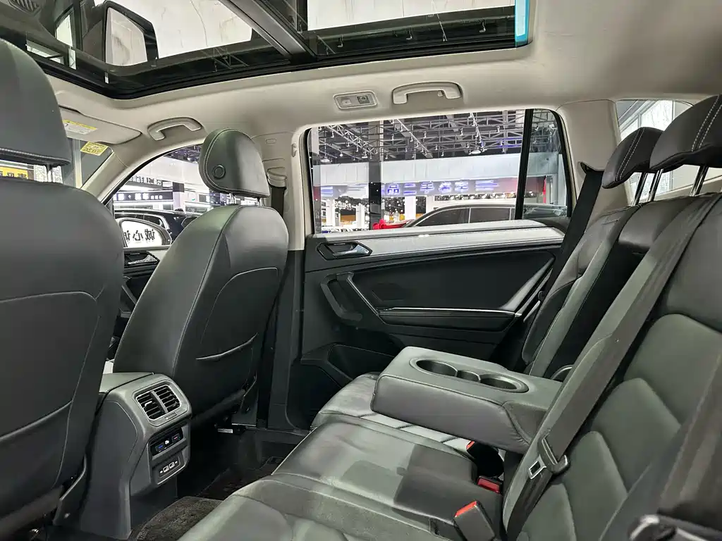 Volkswagen Tiguan L 2018 — фото 14