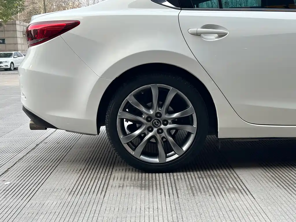 Mazda Atenza 2017 — фото 6