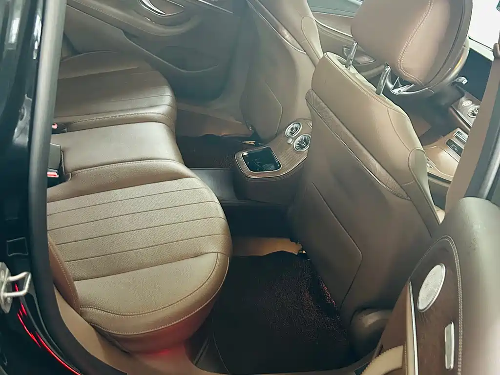 Mercedes-Benz E-Class 2023 — фото 11