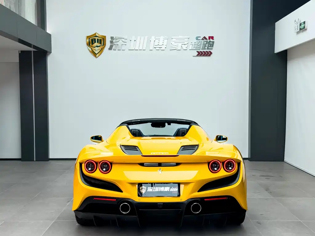 Ferrari F8 2022 — фото 16