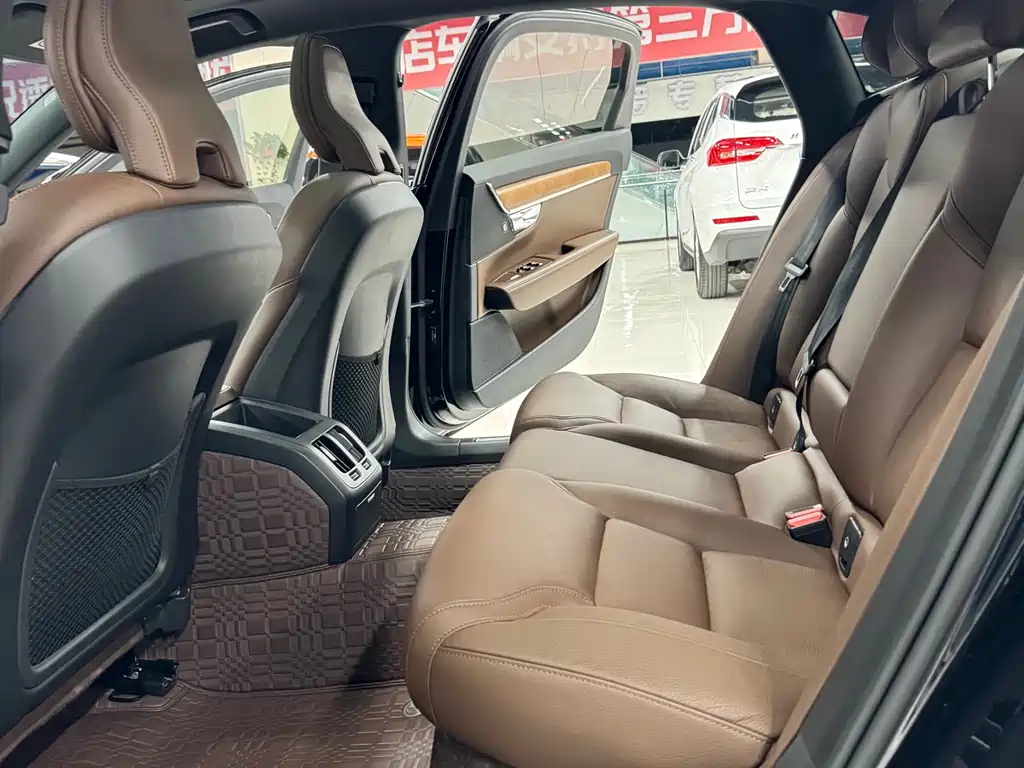 Volvo S90 2023 — фото 18