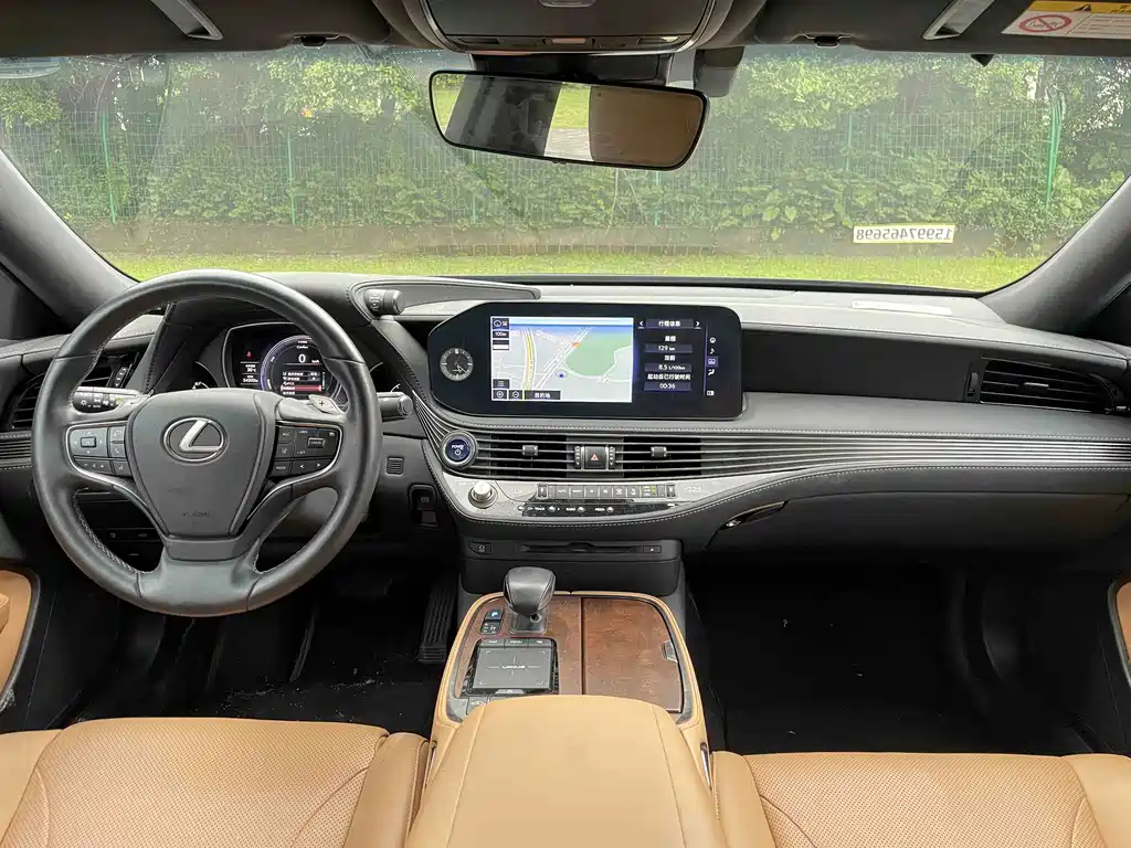 Lexus LS 2022 — фото 10