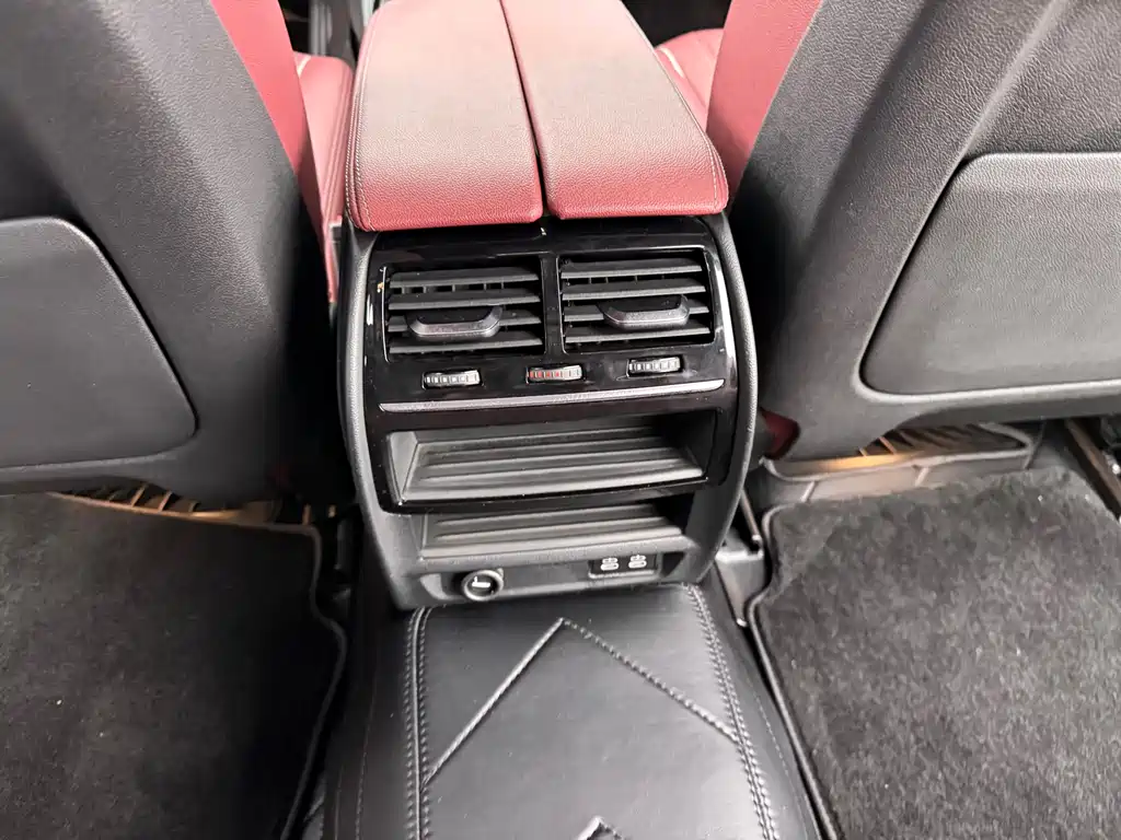 BMW 5 Series 2020 — фото 12