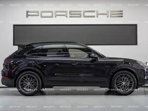 Porsche Cayenne 2025