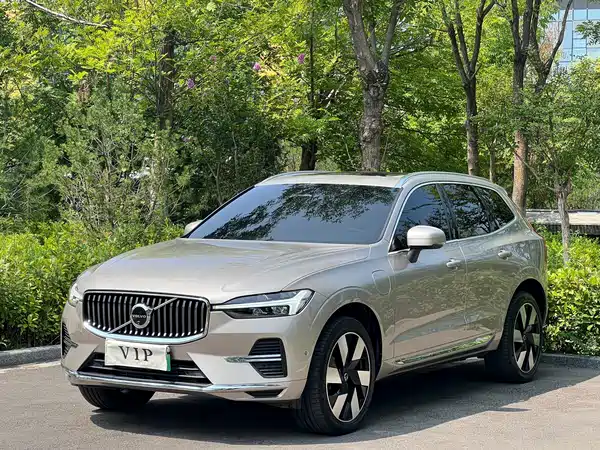 Volvo XC60 Plug-In Hybrid 2025