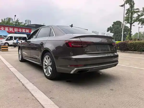 Audi A4L 2019