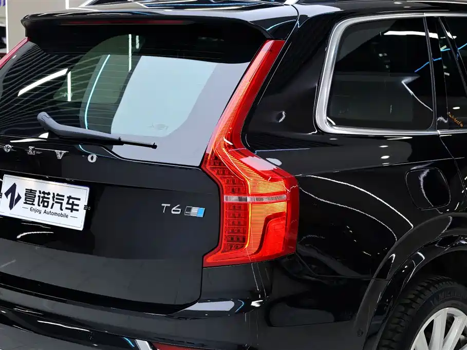 Volvo XC90 2018 — фото 15
