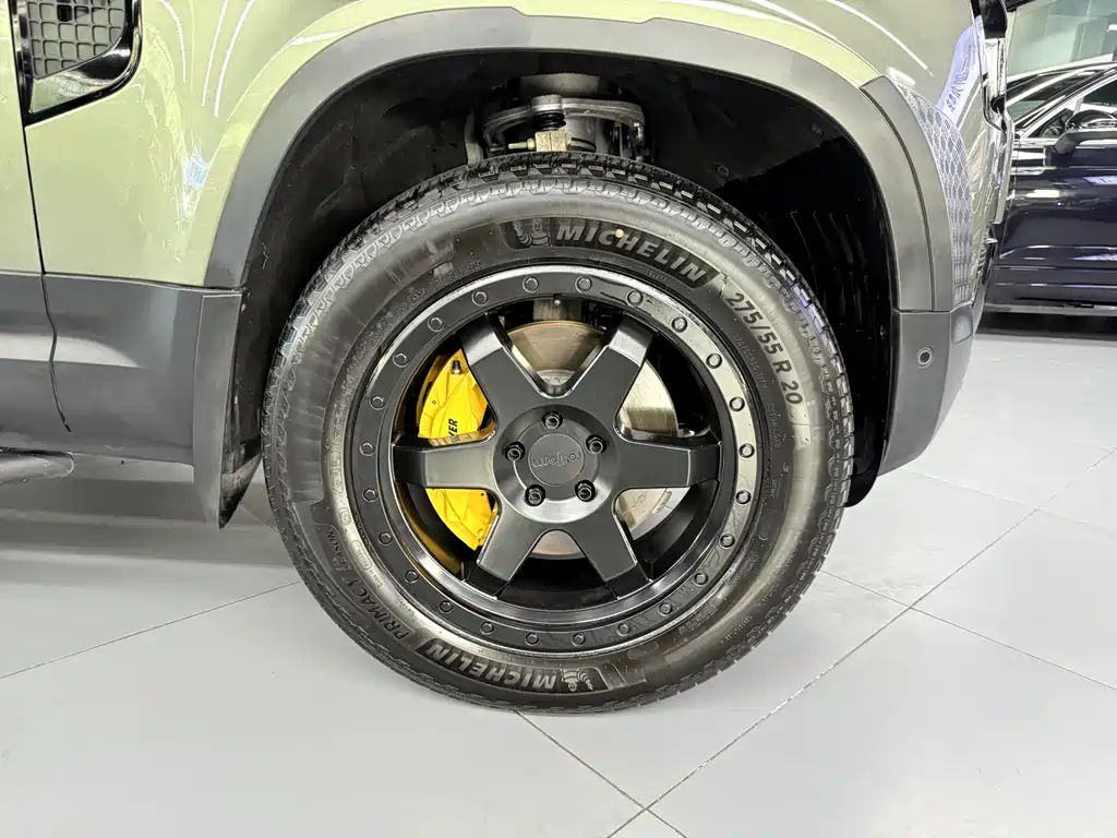 Land Rover Defender 2022 — фото 15