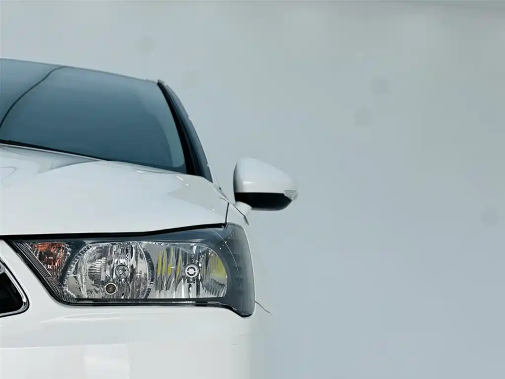 Citroen C-Quatre 2015 — фото 10