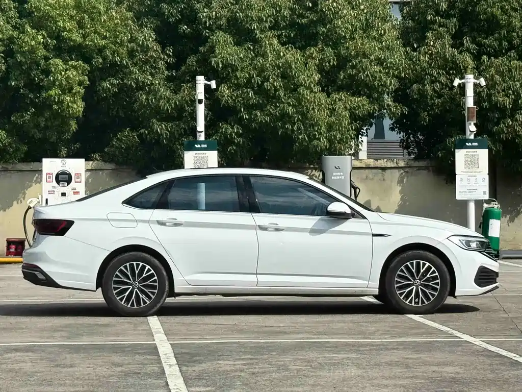 Volkswagen Sagitar 2024