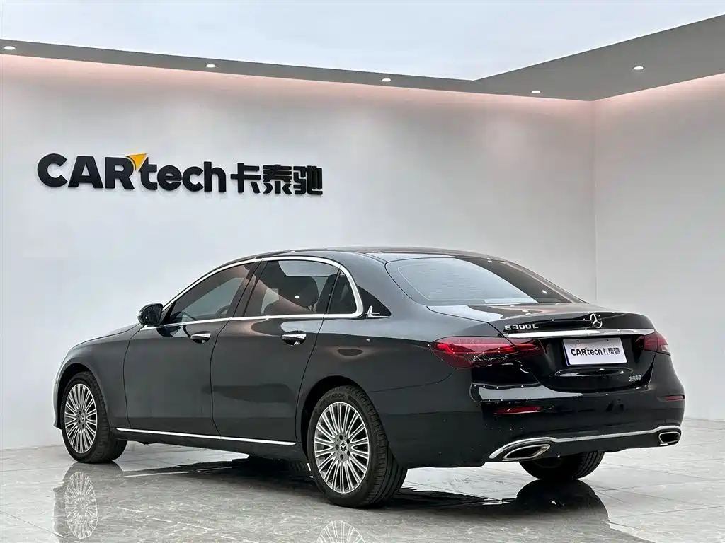 Mercedes-Benz E-Class 2023 — фото 3