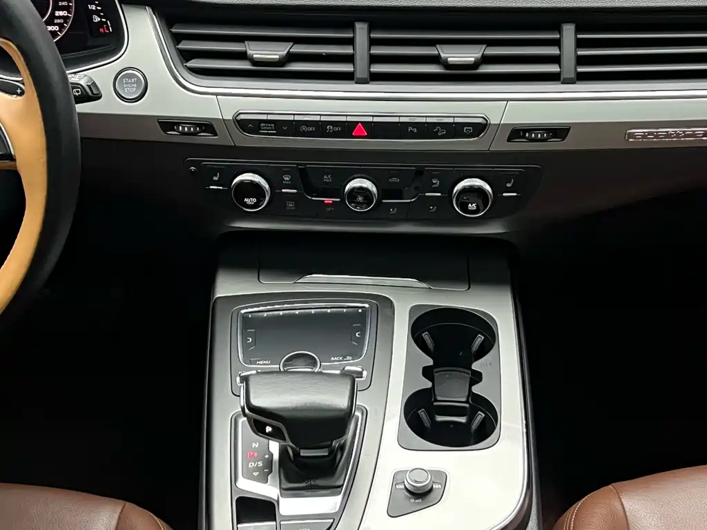 Audi Q7 2019 — фото 15