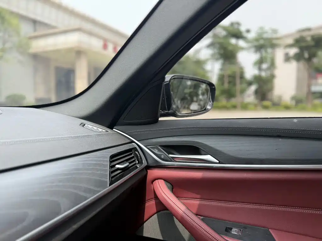 BMW 5 Series 2021 — фото 15