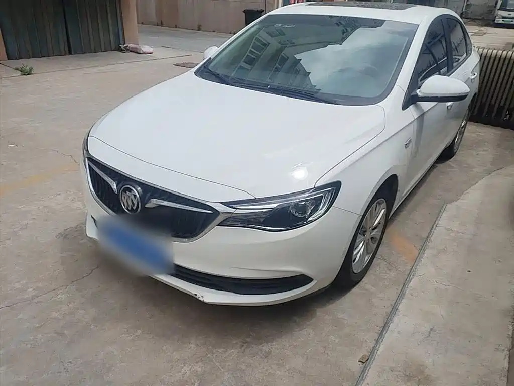 Buick Excelle 2022 — фото 1
