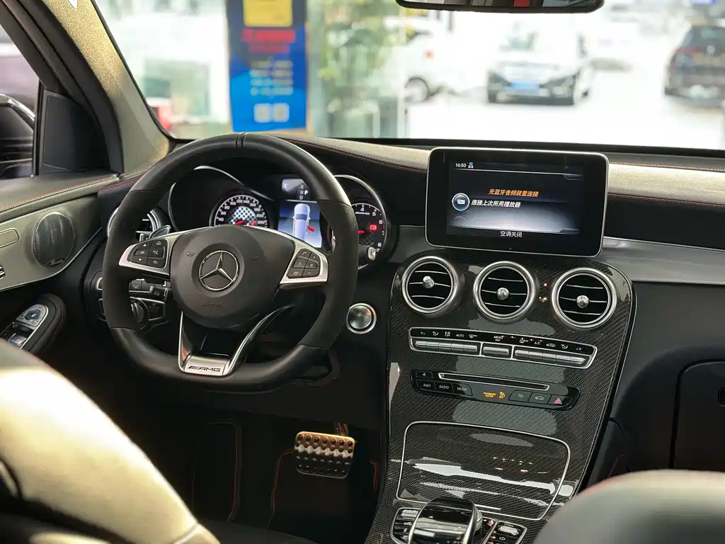 Mercedes-Benz GLC AMG 2019 — фото 14