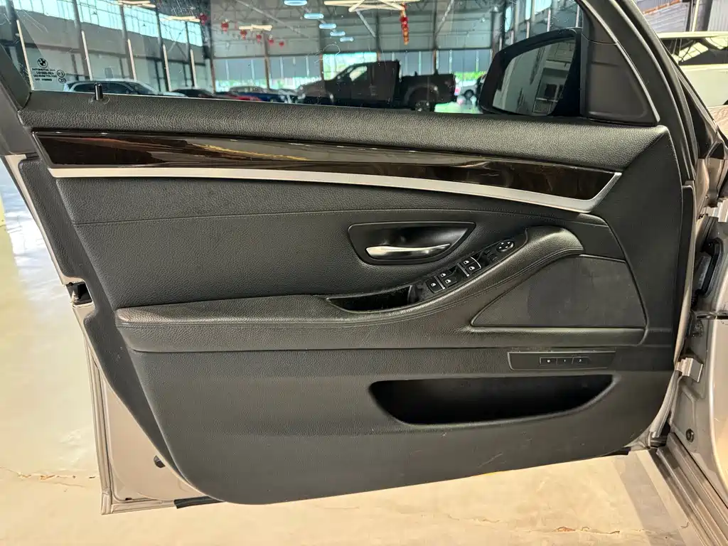 BMW 5 Series 2013 — фото 12