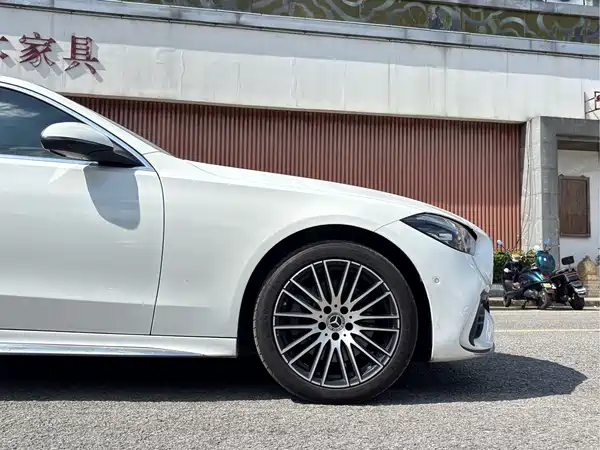 Mercedes-Benz C-Class 2023