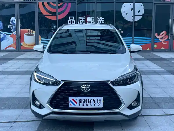 Toyota Yaris L 2022