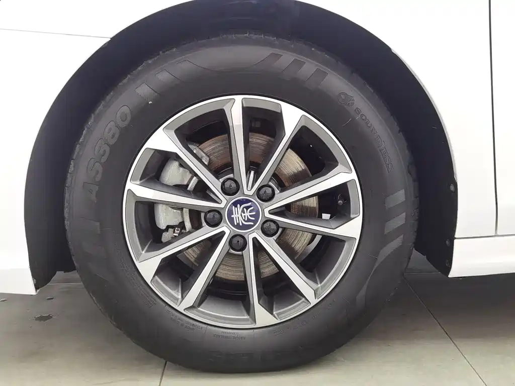 BYD Qin PLUS 2023 — фото 17