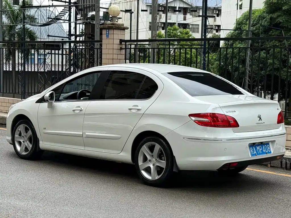 Peugeot 408 2013 — фото 3
