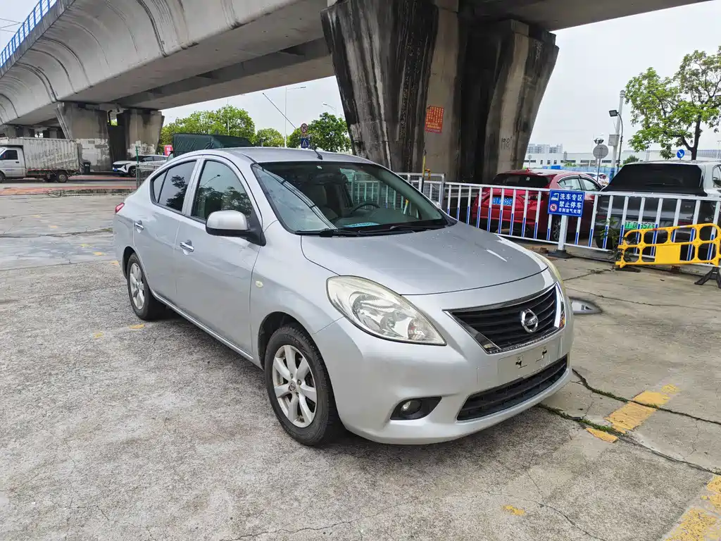 Nissan Sunny 2013