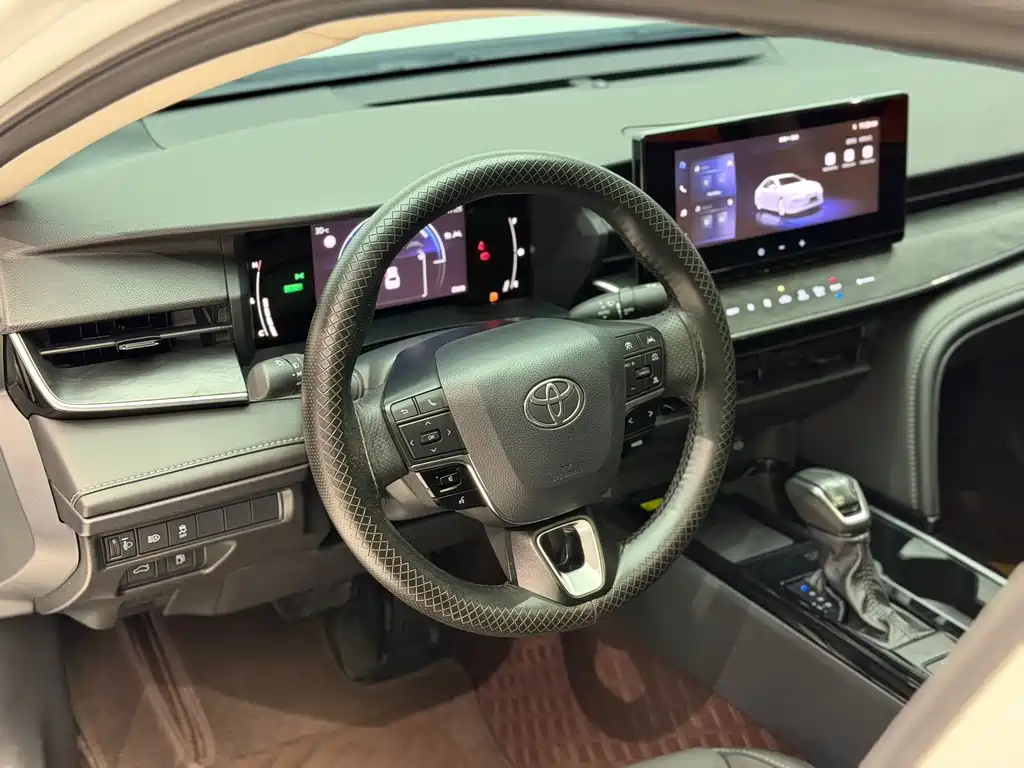 Toyota Camry 2025 — фото 9