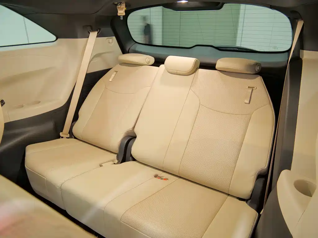 Toyota Sienna 2022 — фото 19