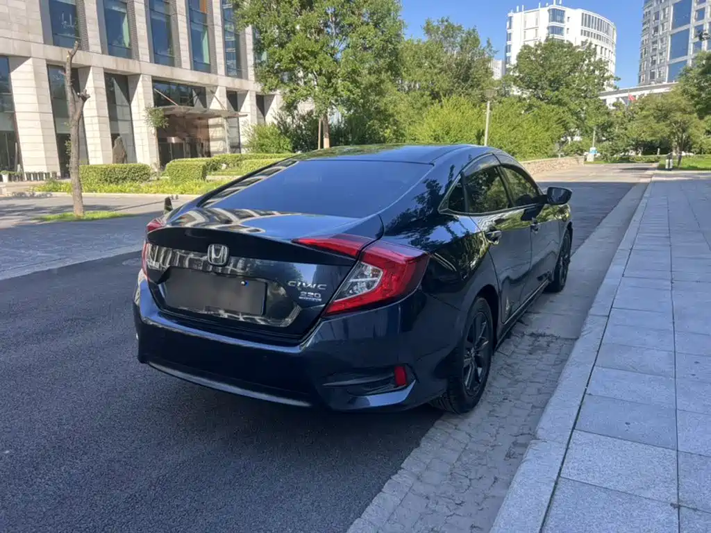 Honda Civic 2021 — фото 10