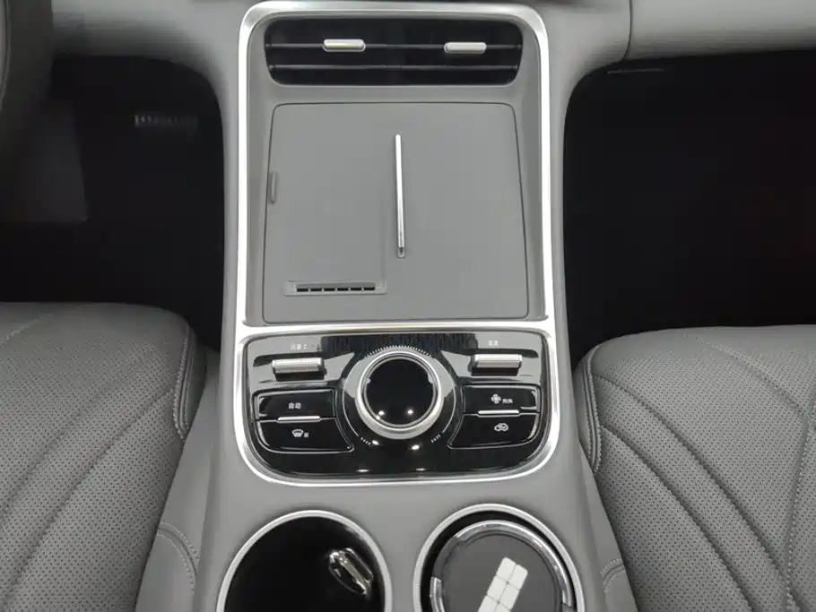 Geely Galaxy L6 2025 — фото 16