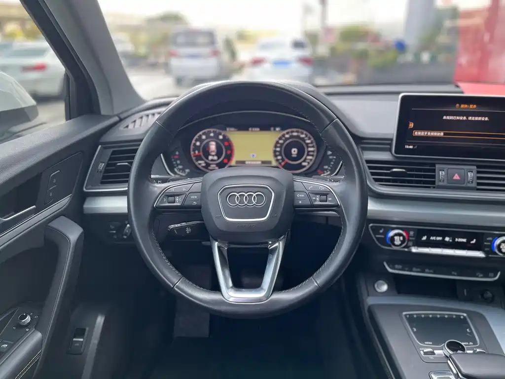 Audi Q5L 2018 — фото 16