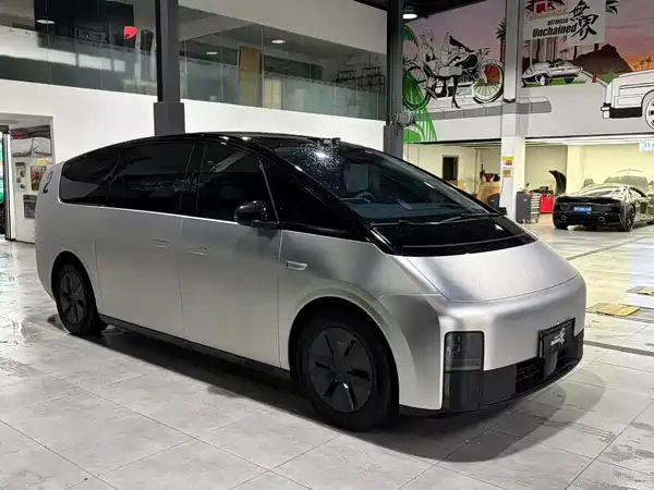 Li Auto MEGA 2025