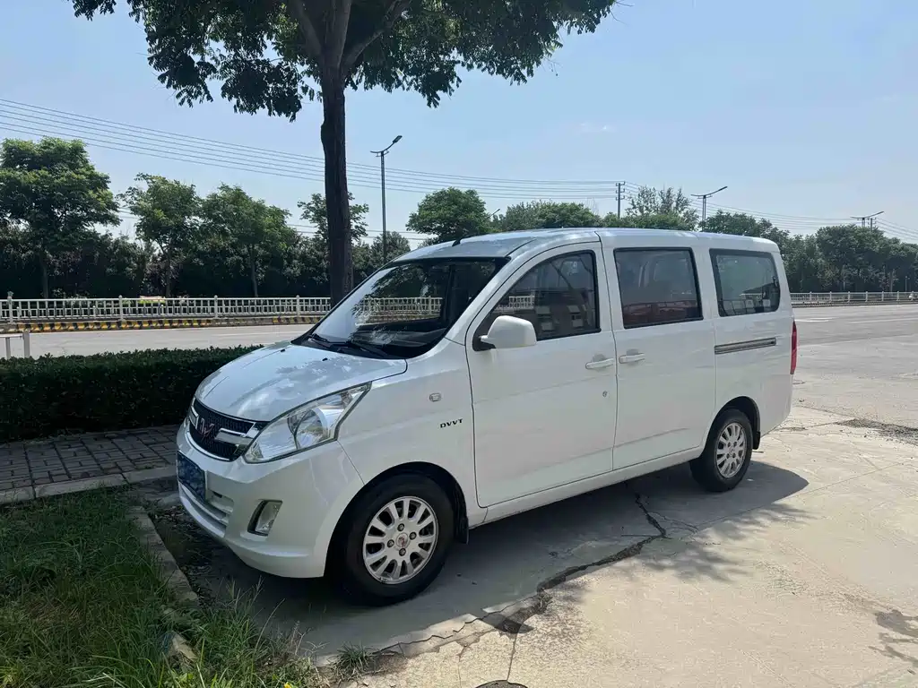 Wuling Rongguang V 2016