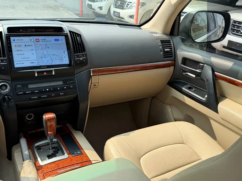 Toyota Land Cruiser 2016 — фото 14