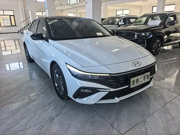 Hyundai Elantra 2023